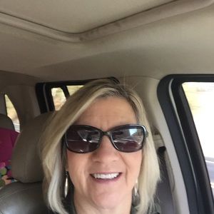 Meet your Posher, Janet